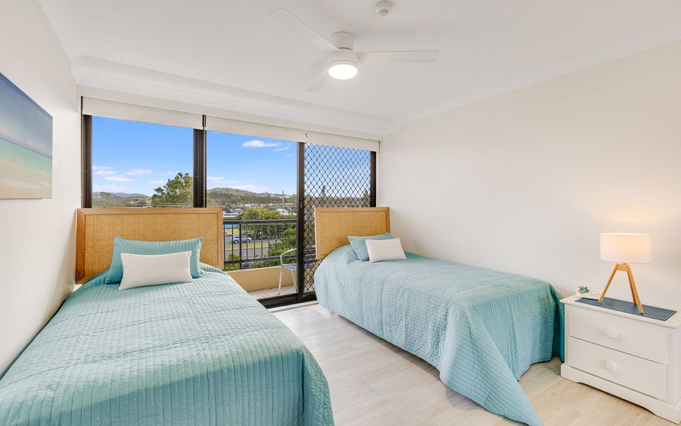 Pelican Sands 401 – Absolute Beachfront – Min. 3 night stays!