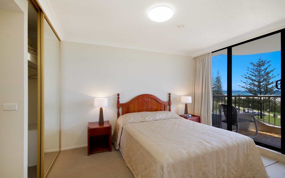 Porta Pacifique 10 – Beachfront Bilinga With Stunning Views!