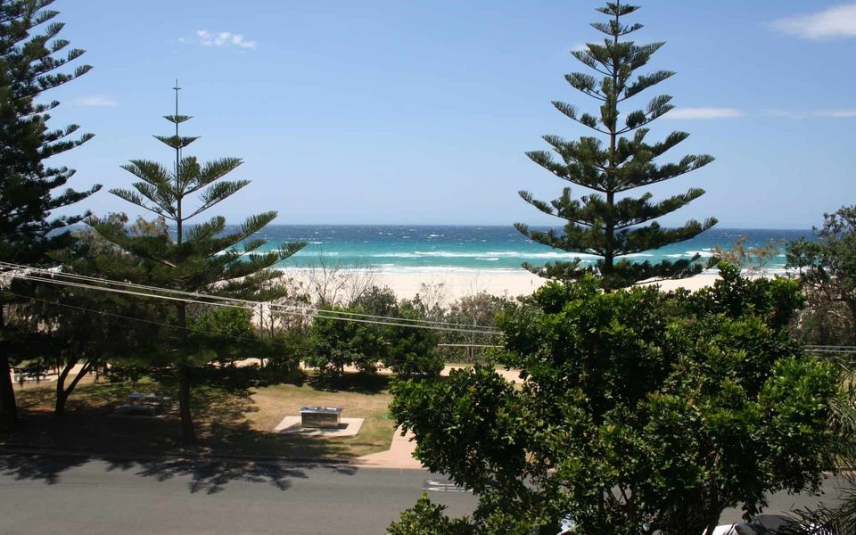 Porta Pacifique 10 – Beachfront Bilinga With Stunning Views!