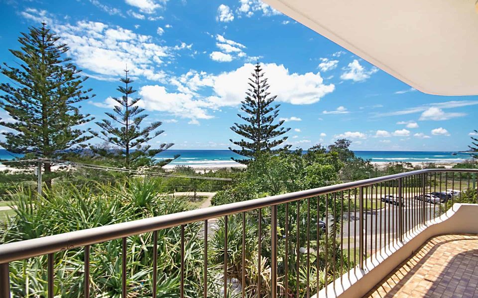Porta Pacifique 10 – Beachfront Bilinga With Stunning Views!