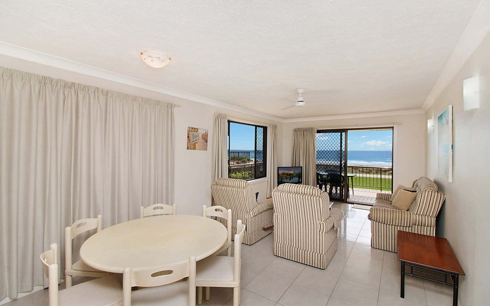 Bilinga Beach 4 – Absolute Beachfront