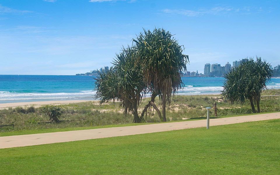 Bilinga Beach 4 – Absolute Beachfront