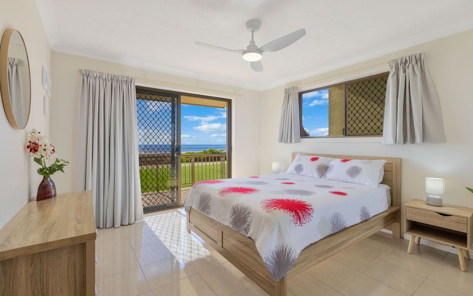 Bilinga Beach 4 – Absolute Beachfront