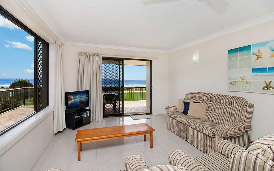 Bilinga Beach 4 – Absolute Beachfront