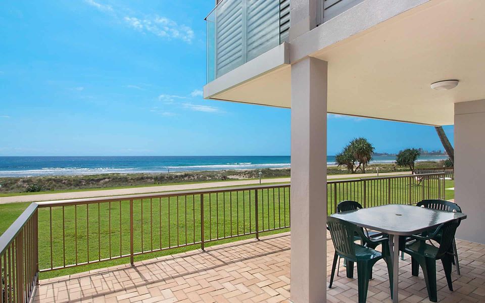 Bilinga Beach 4 – Absolute Beachfront