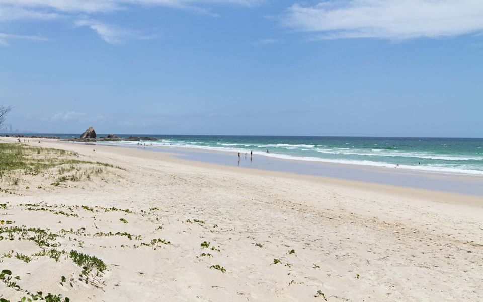 Rocks Resort 4G – Currumbin Beachfront – Min. 3 night stays!