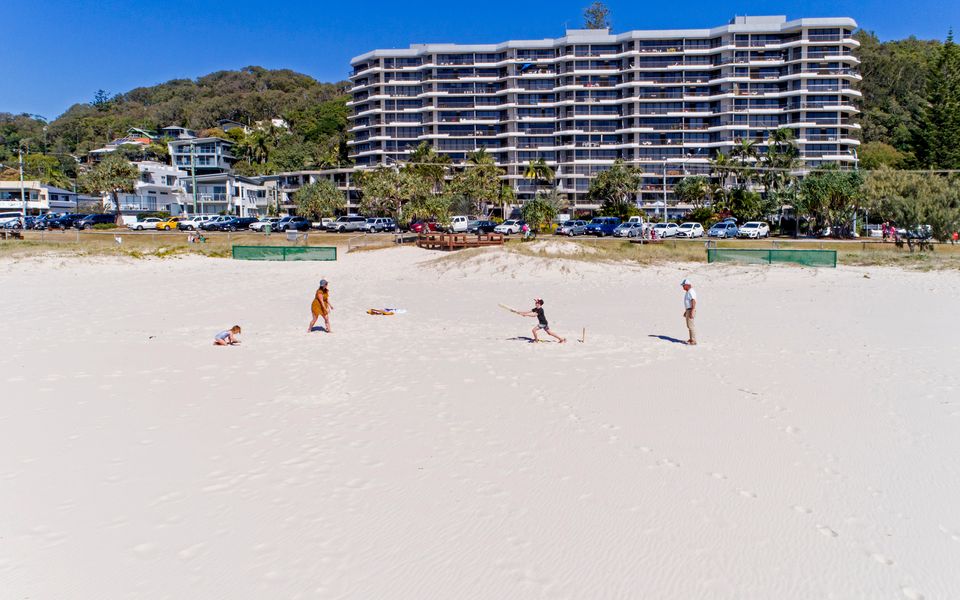 Rocks Resort 4G – Currumbin Beachfront – Min. 3 night stays!