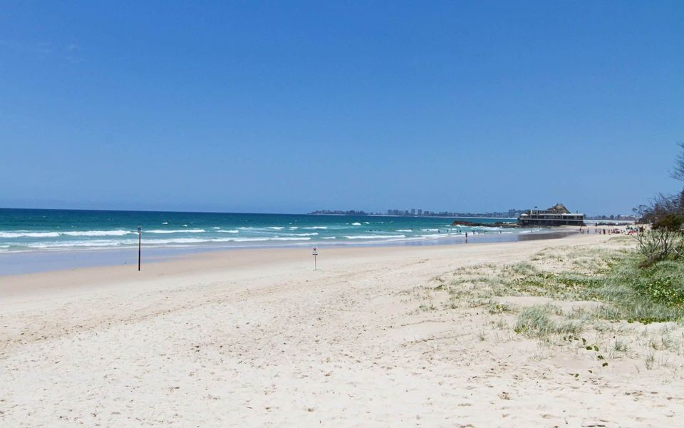 Rocks Resort 4G – Currumbin Beachfront – Min. 3 night stays!