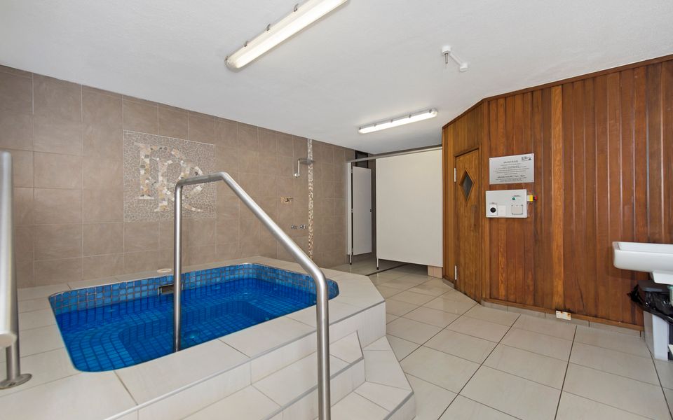 Rocks Resort 4G – Currumbin Beachfront – Min. 3 night stays!