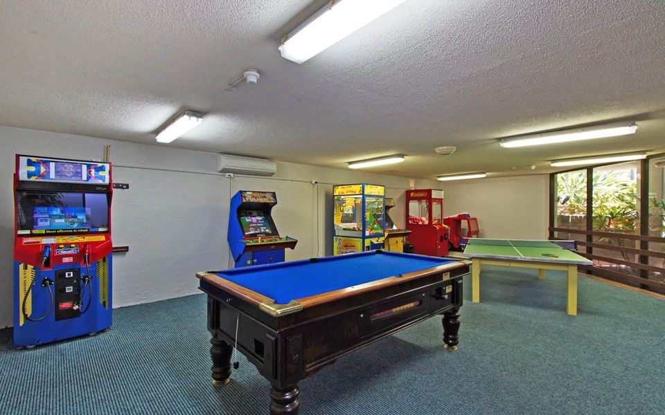 Rocks Resort 4G – Currumbin Beachfront – Min. 3 night stays!