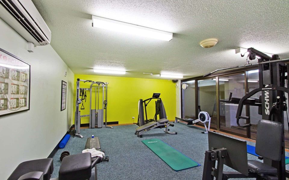 Rocks Resort 4G – Currumbin Beachfront – Min. 3 night stays!