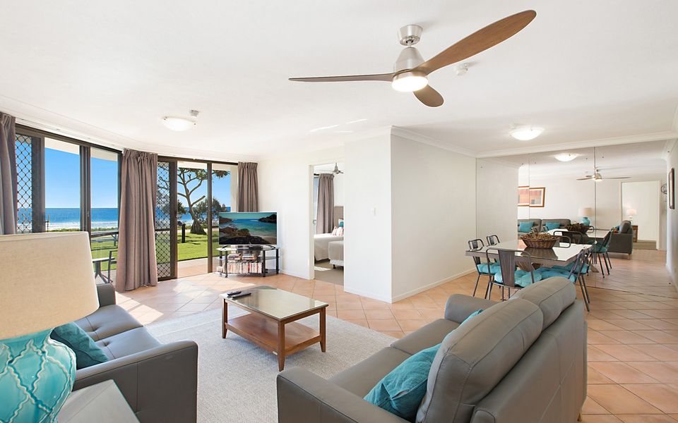 San Simeon 6 – Spacious, ground floor and absolute beachfront!