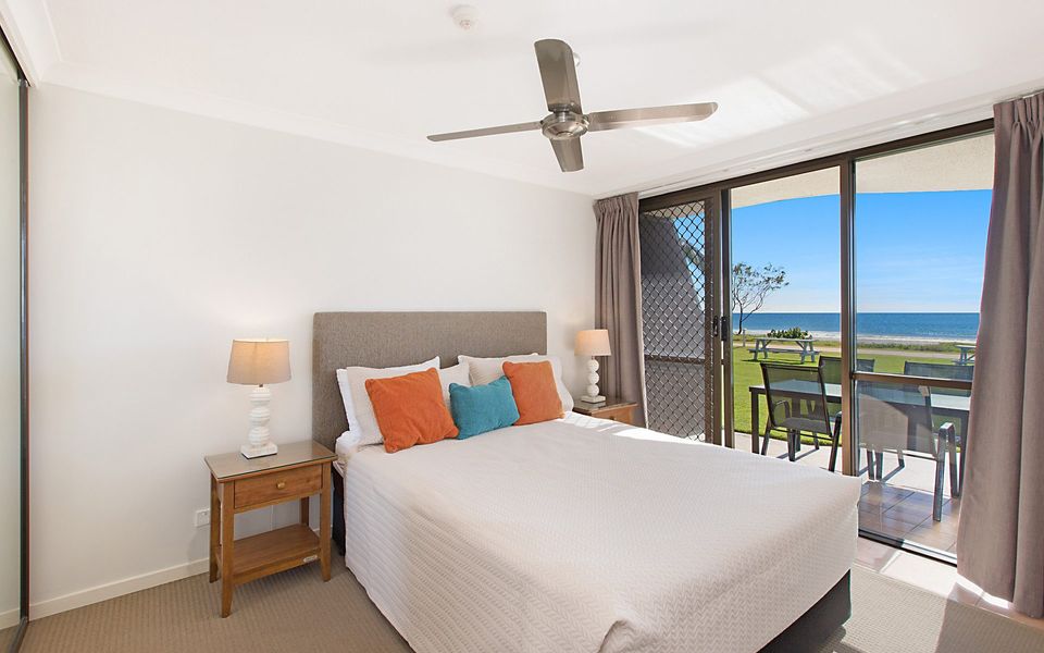 San Simeon 6 – Spacious, ground floor and absolute beachfront!