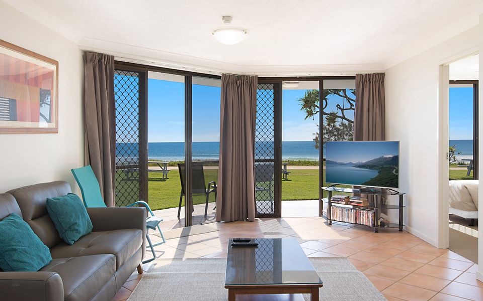 San Simeon 6 – Spacious, ground floor and absolute beachfront!