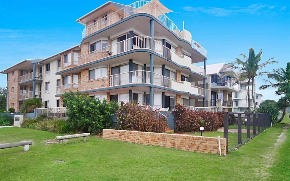Seacrest 2 – Absolute Beachfront Tugun