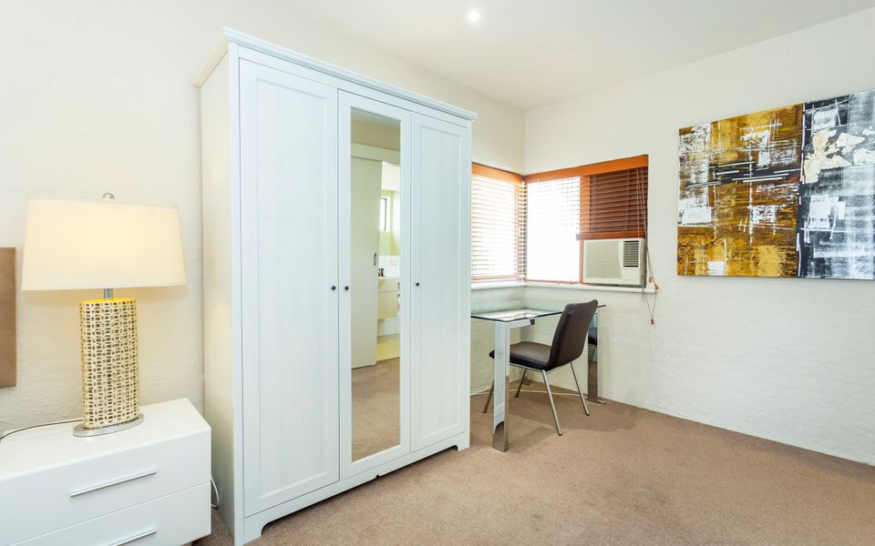 Como Mezzanine Retreat