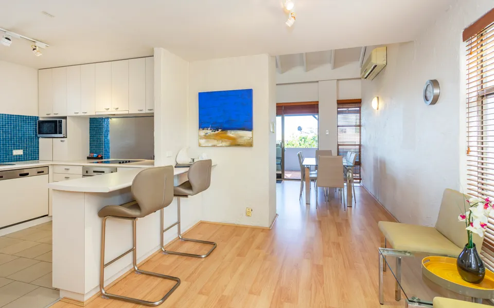 Como Mezzanine Retreat