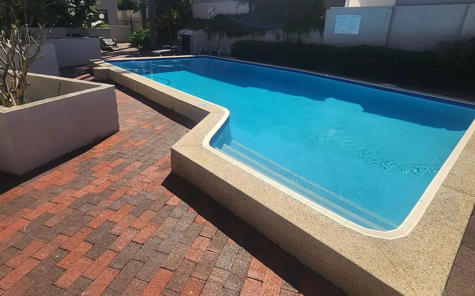 Como Mezzanine Retreat