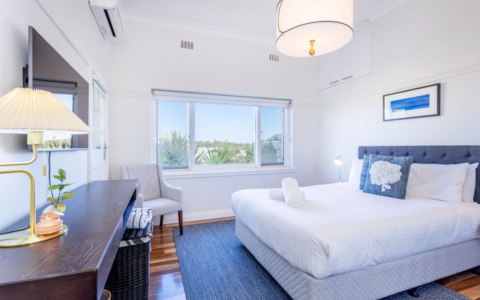 Cottesloe Beach Deluxe Apartment