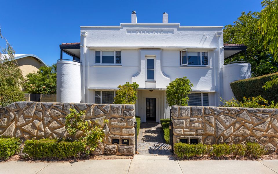 Cottesloe Beach Deluxe Apartment
