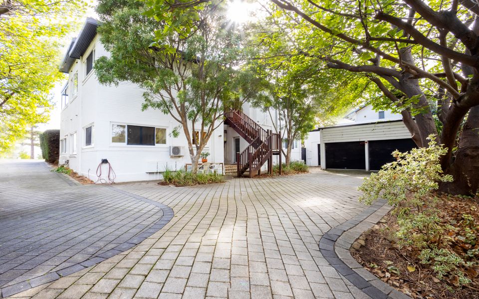 Bel Air Apartment