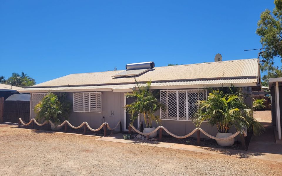 16 Stokes-Hughes Street – With Pool