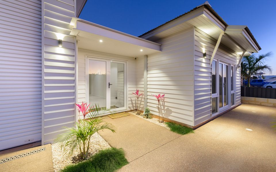 54 Madaffari Drive – Pool and Jetty