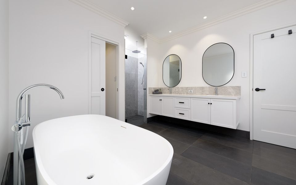 54 Madaffari Drive – Pool and Jetty