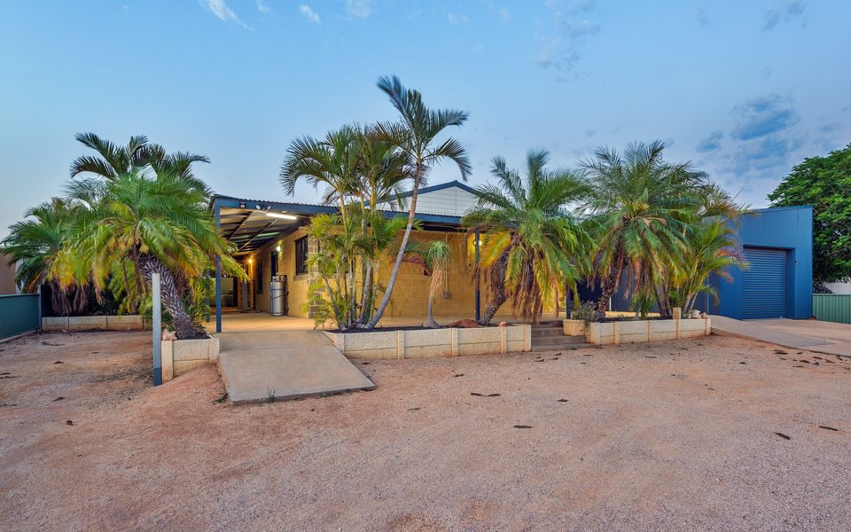 79 Nimitz Street – Pool and Pet Friendly