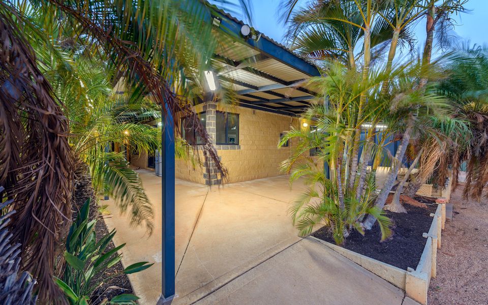 79 Nimitz Street – Pool and Pet Friendly