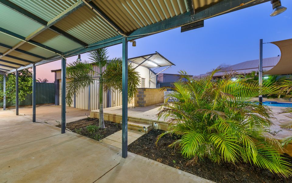 79 Nimitz Street – Pool and Pet Friendly