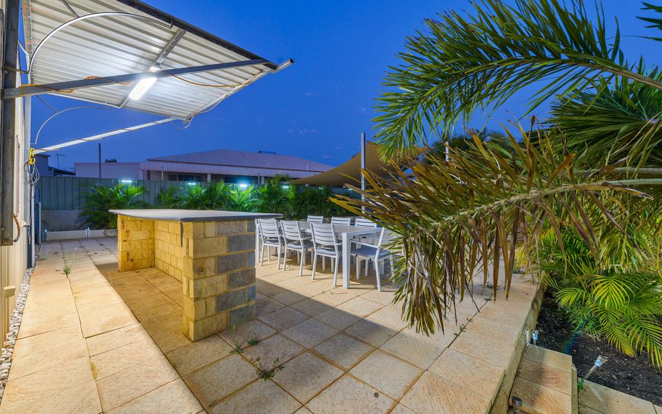 79 Nimitz Street – Pool and Pet Friendly