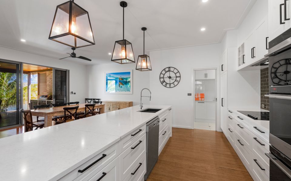 28 Kestrel Place – Pool and Jetty (15m)