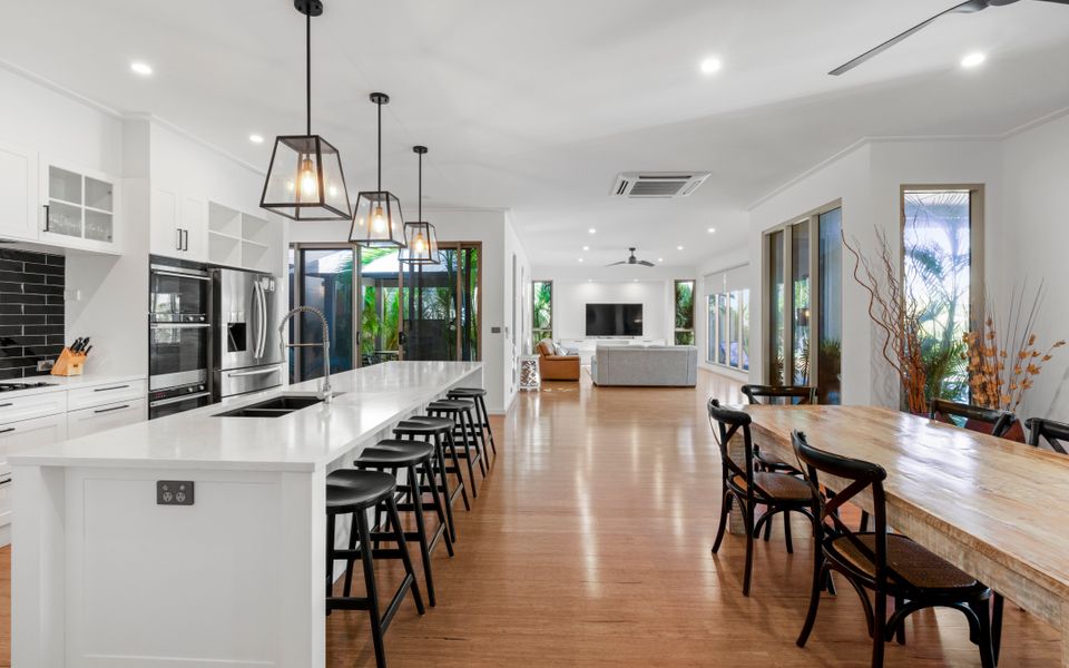 28 Kestrel Place – Pool and Jetty (15m)