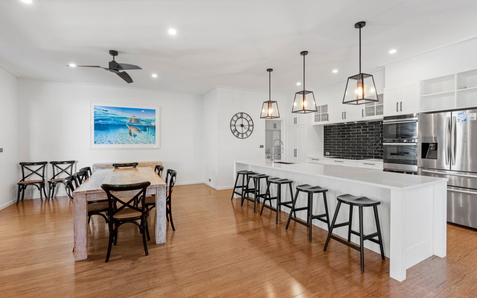 28 Kestrel Place – Pool and Jetty (15m)