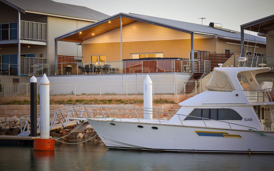 19 Corella Court – Above Ground Pool and Jetty (Max 9m)