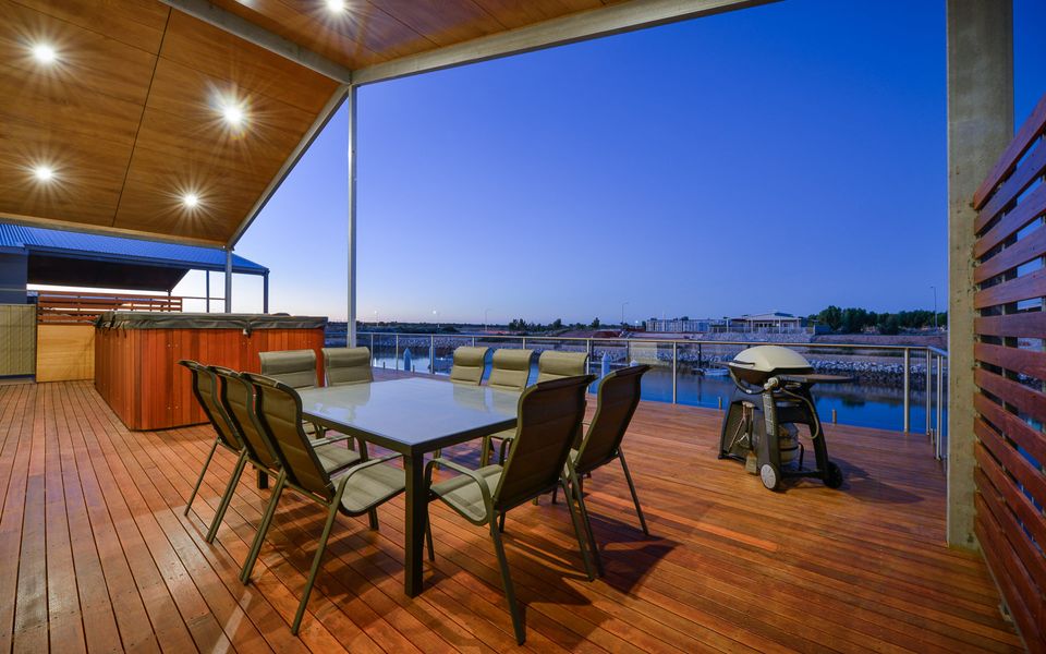 19 Corella Court – Above Ground Pool and Jetty (Max 9m)