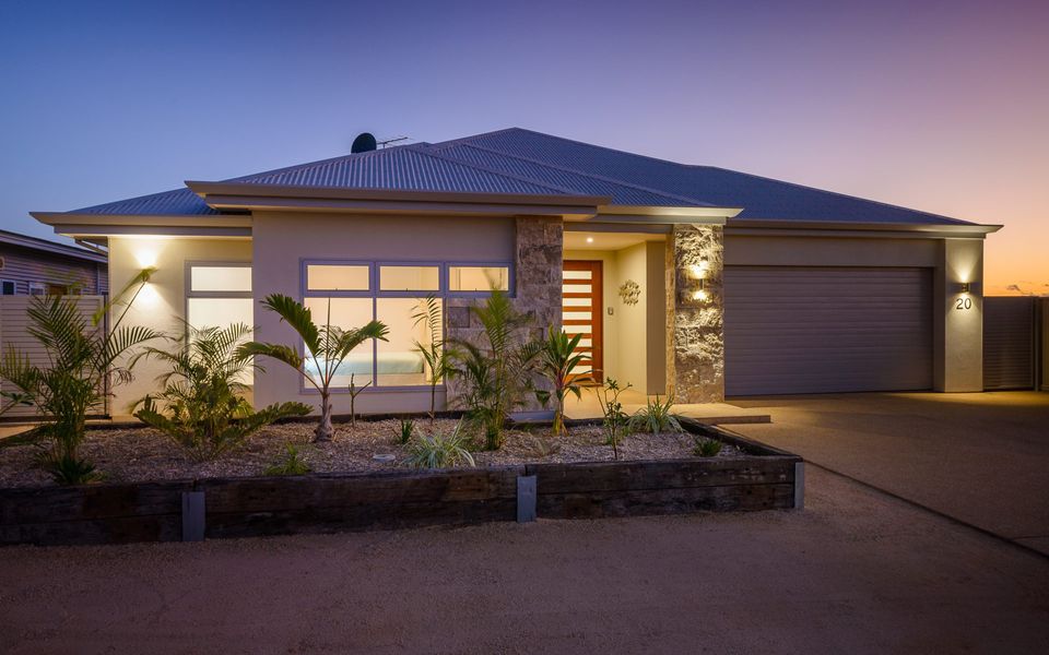 20 Madaffari Drive – Pool and Jetty (Max 8m)