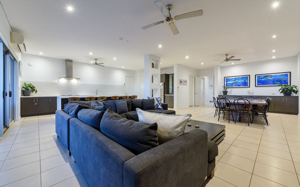 21 Corella Court – Pool and Jetty (Max 8m)