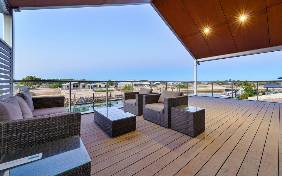 21 Corella Court – Pool and Jetty (Max 8m)