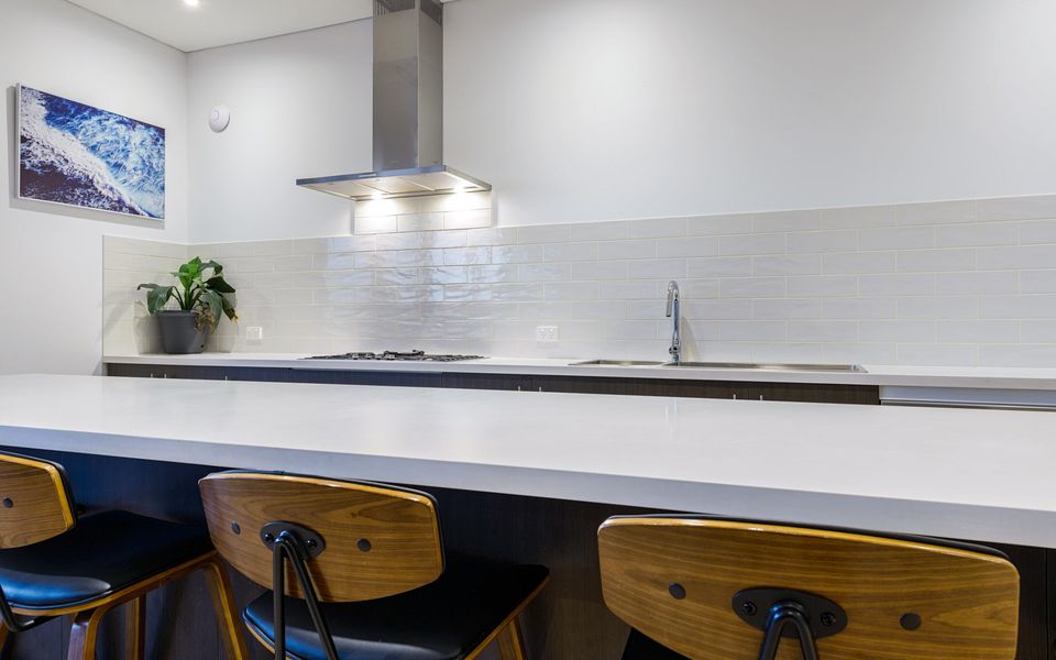 21 Corella Court – Pool and Jetty (Max 8m)