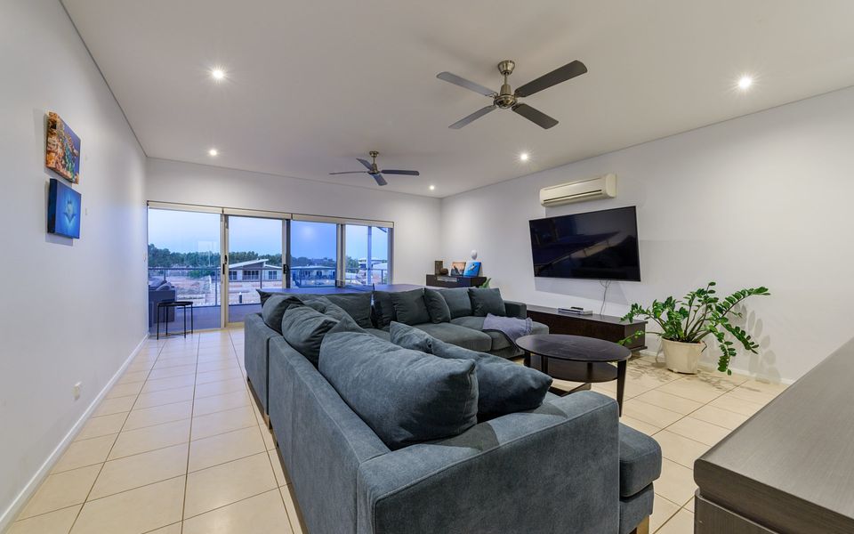 21 Corella Court – Pool and Jetty (Max 8m)