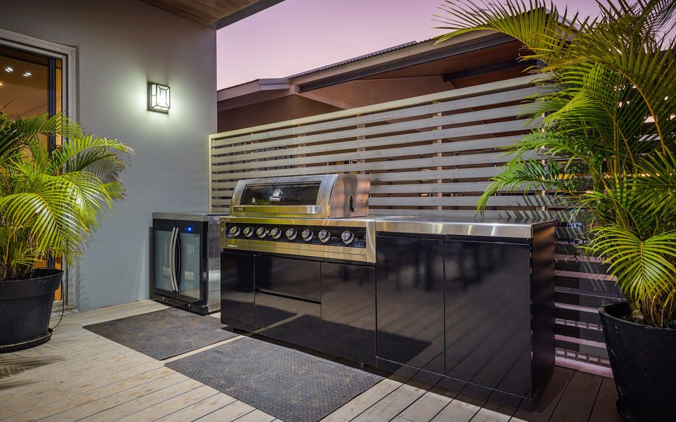 21 Corella Court – Pool and Jetty (Max 8m)