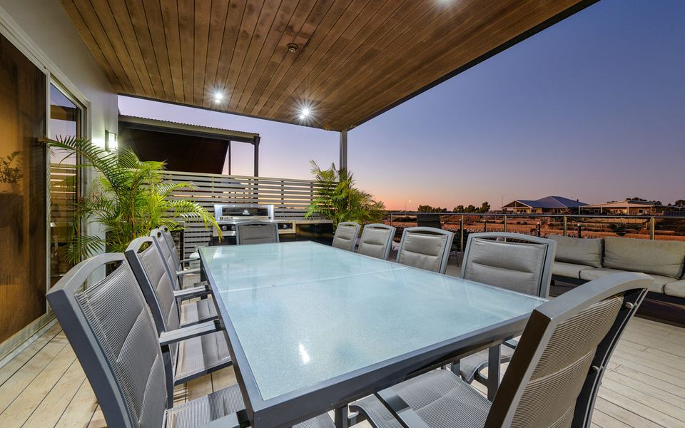 21 Corella Court – Pool and Jetty (Max 8m)