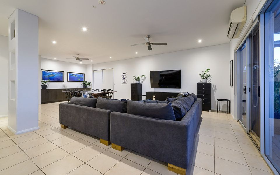 21 Corella Court – Pool and Jetty (Max 8m)