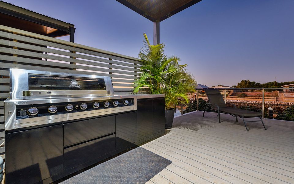 21 Corella Court – Pool and Jetty (Max 8m)