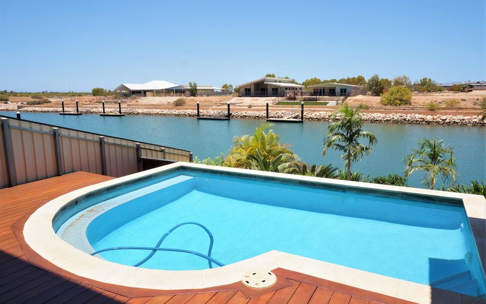 27 Corella Court – Pool