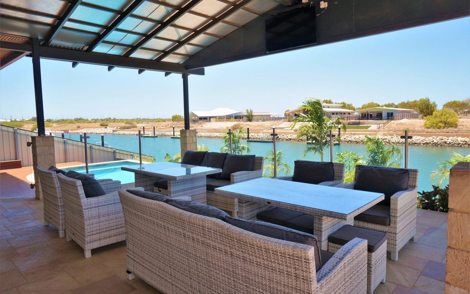 27 Corella Court – Pool