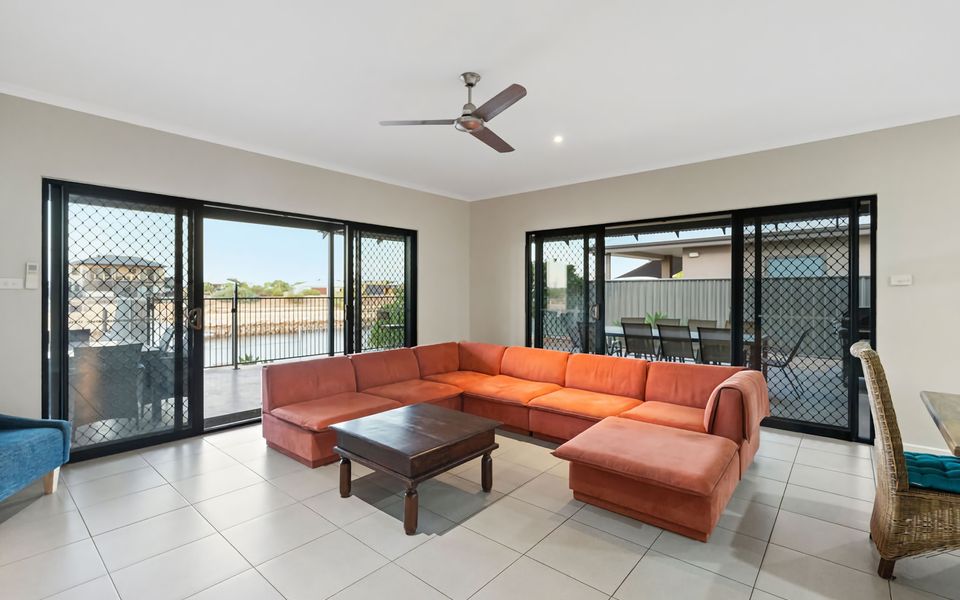 3 Kestrel Place – Pool and Jetty (Max 8m)