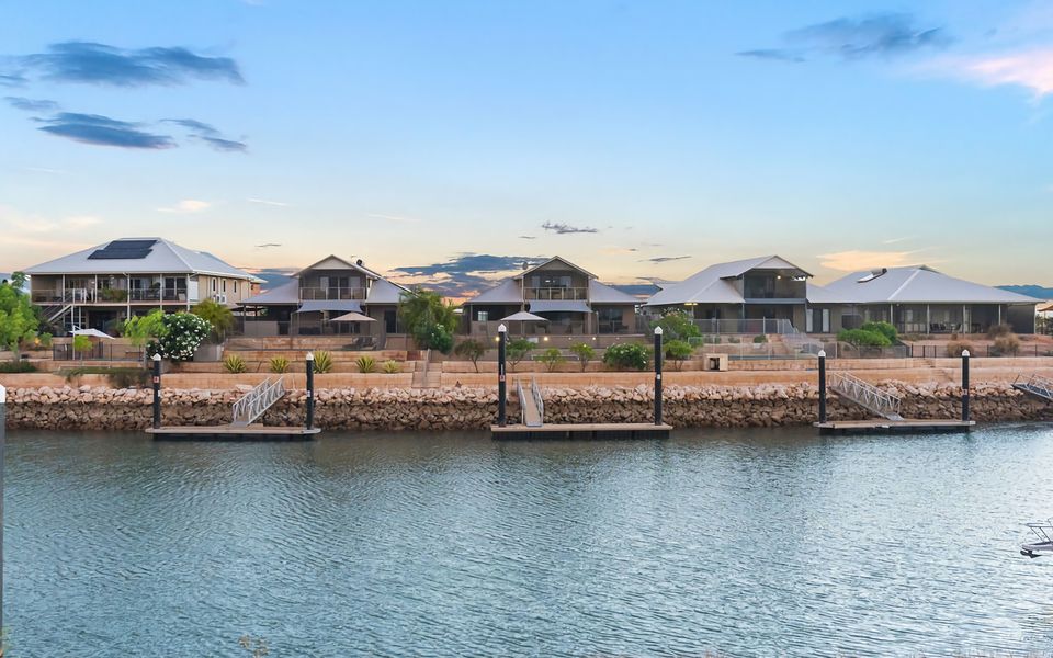 3 Kestrel Place – Pool and Jetty (Max 8m)
